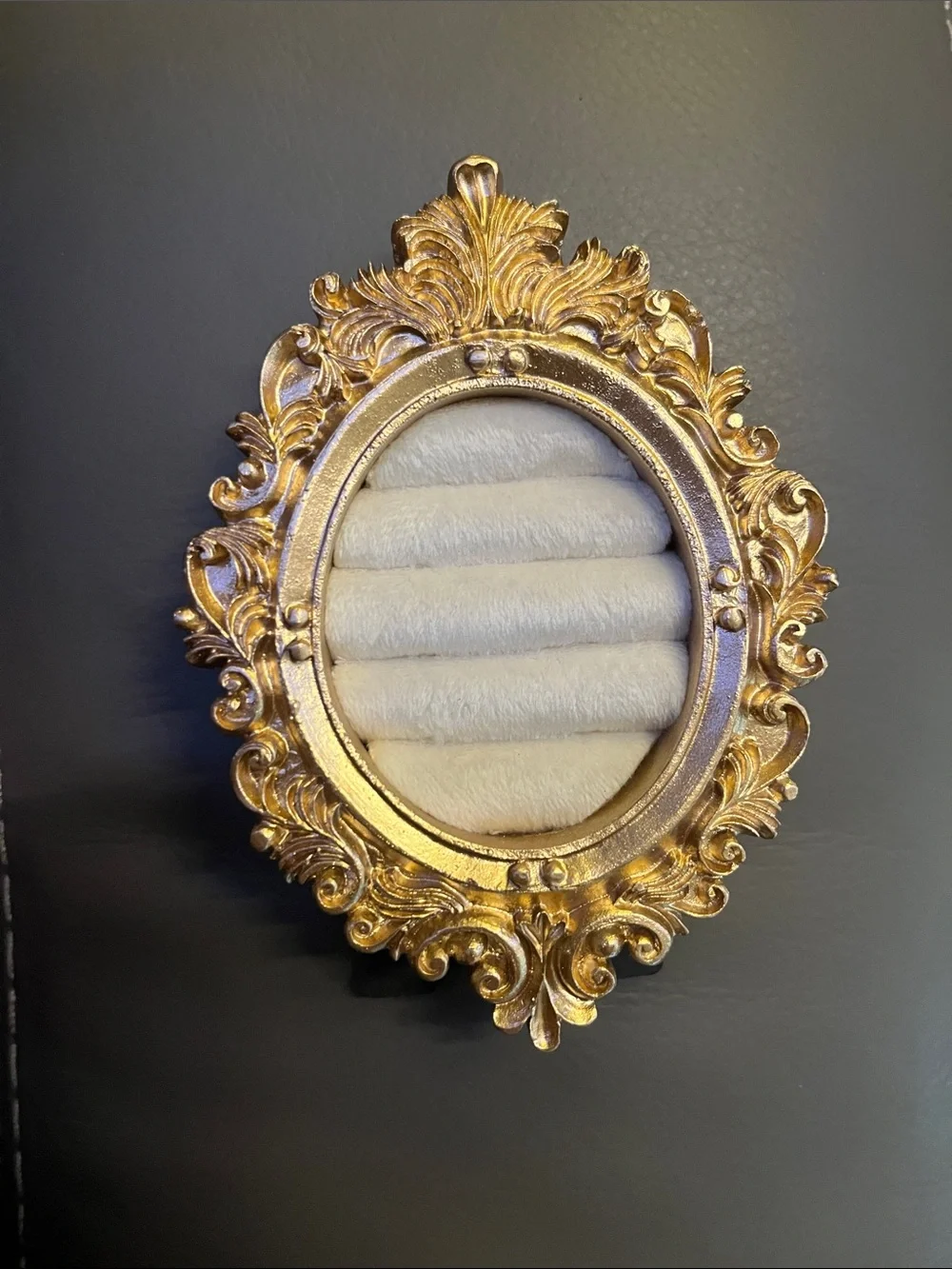 Ornate Gold Velvet Ring Display Frame — BNWT